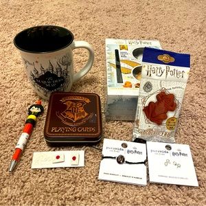 HUGE Harry Potter bundle!! BUY NOW & GET A BONUS KEYCHAIN!